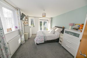 6 The Spinney Denmead